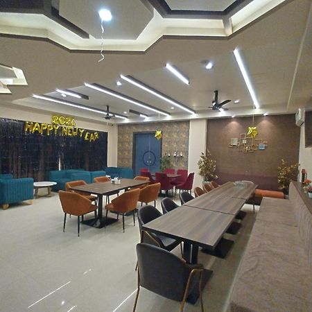 The Imperial Hotel And Convention Centre Kanpur Ngoại thất bức ảnh
