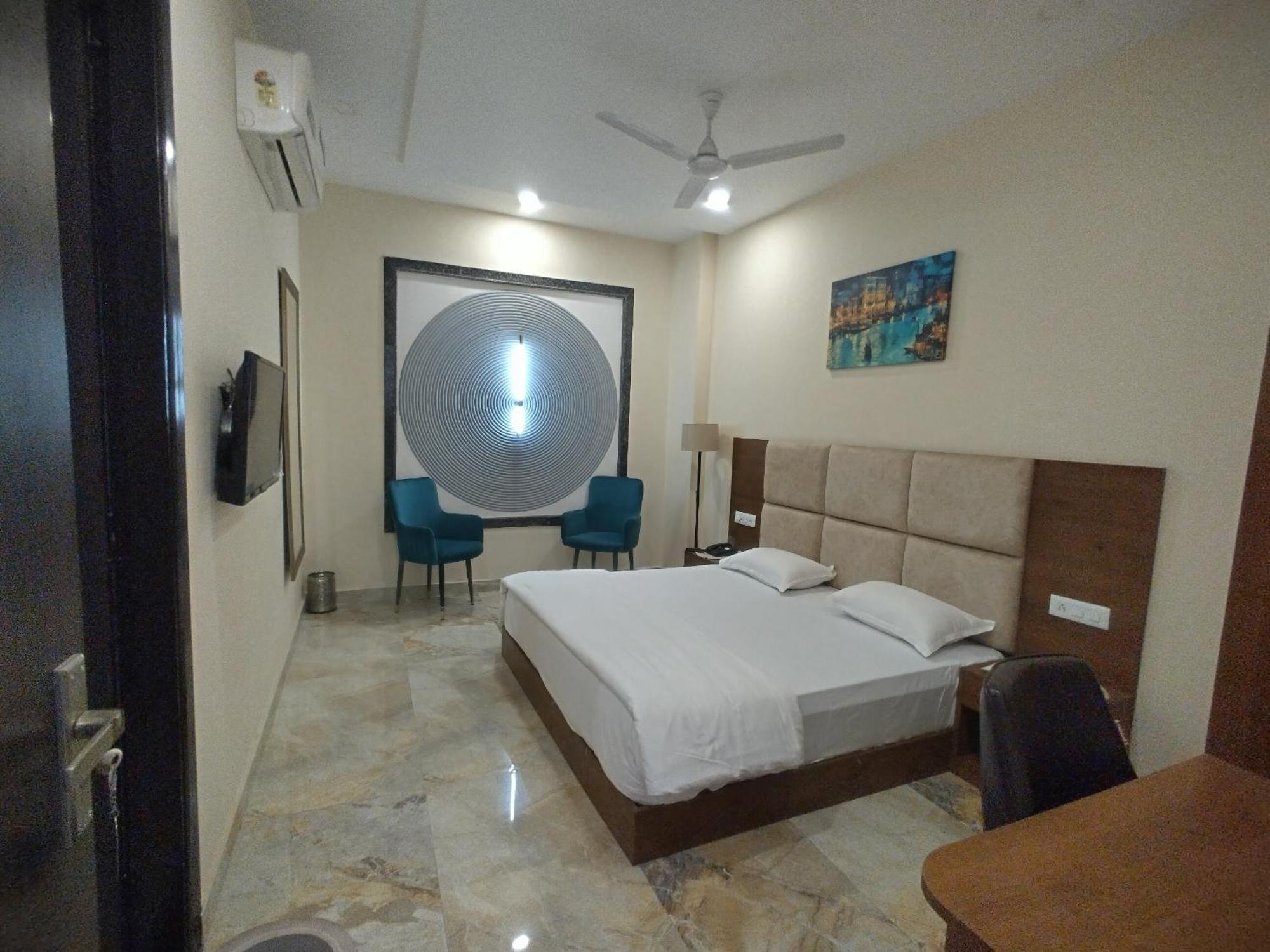 The Imperial Hotel And Convention Centre Kanpur Ngoại thất bức ảnh