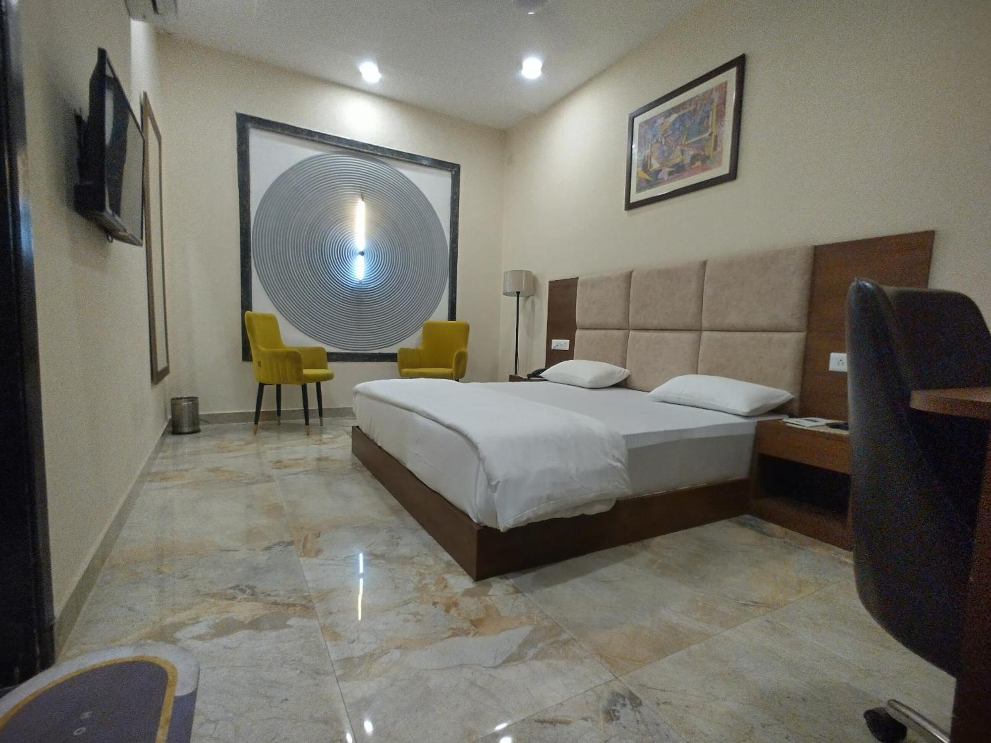 The Imperial Hotel And Convention Centre Kanpur Ngoại thất bức ảnh