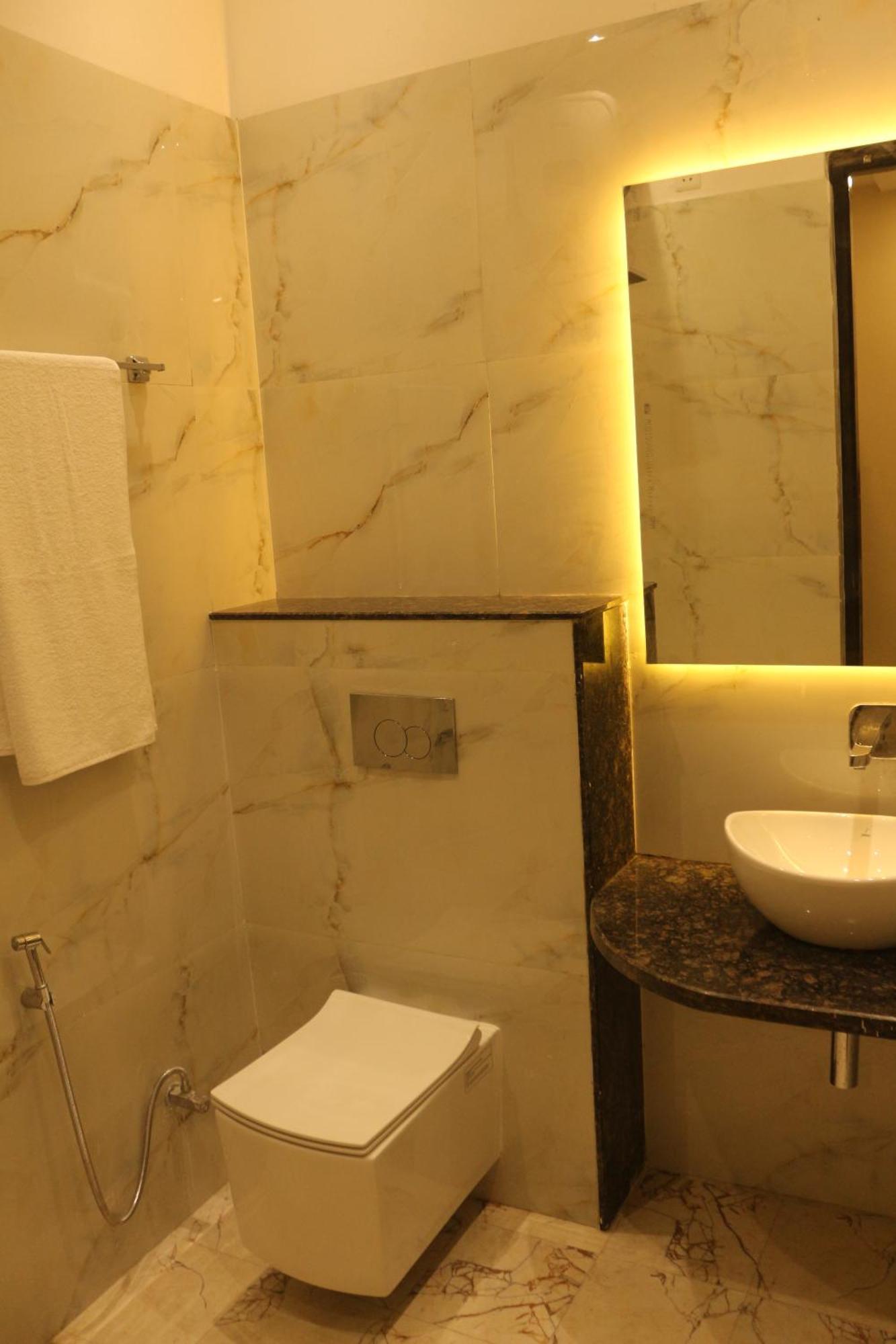 The Imperial Hotel And Convention Centre Kanpur Ngoại thất bức ảnh