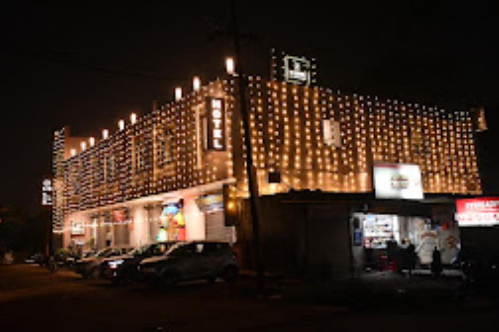 The Imperial Hotel And Convention Centre Kanpur Ngoại thất bức ảnh