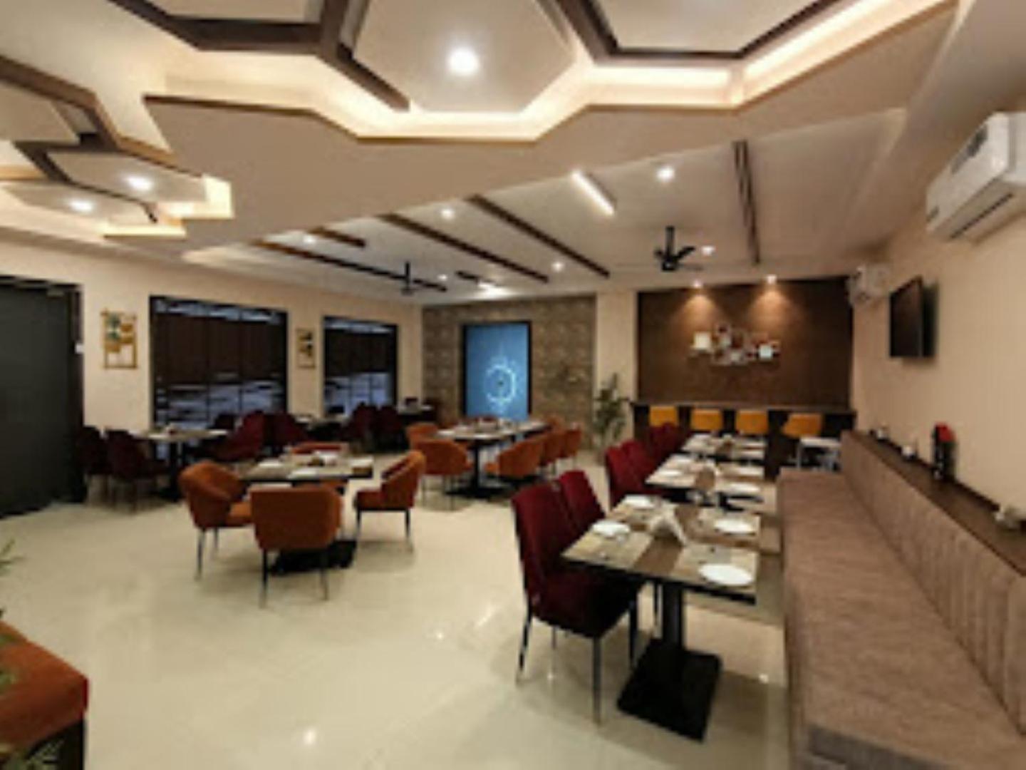 The Imperial Hotel And Convention Centre Kanpur Ngoại thất bức ảnh