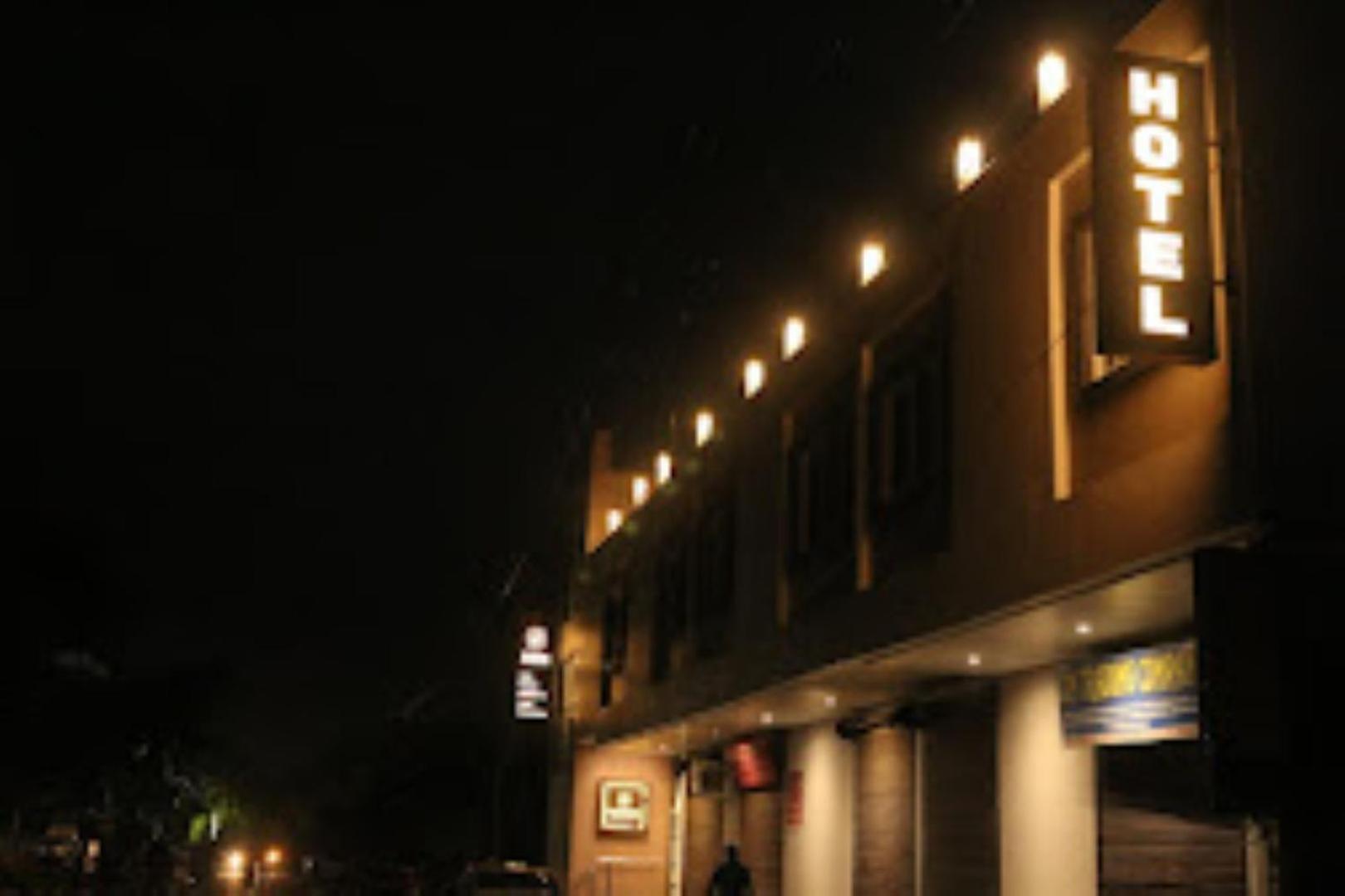 The Imperial Hotel And Convention Centre Kanpur Ngoại thất bức ảnh