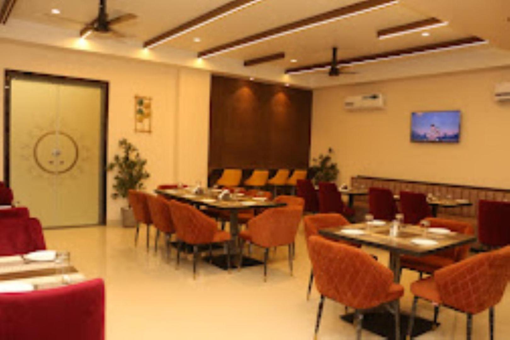 The Imperial Hotel And Convention Centre Kanpur Ngoại thất bức ảnh